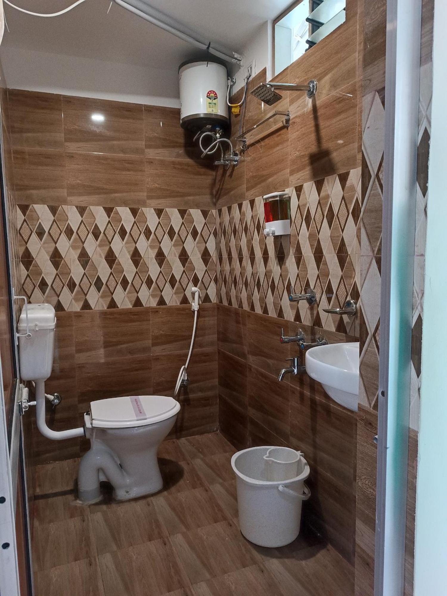 Mom Hotel - Unit Of Mom Hotel Puri Bagian luar foto