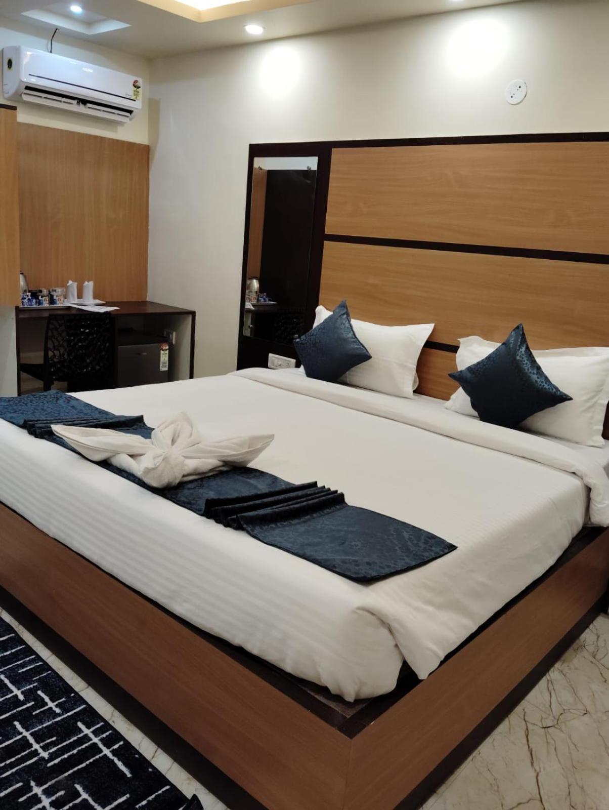 Mom Hotel - Unit Of Mom Hotel Puri Bagian luar foto