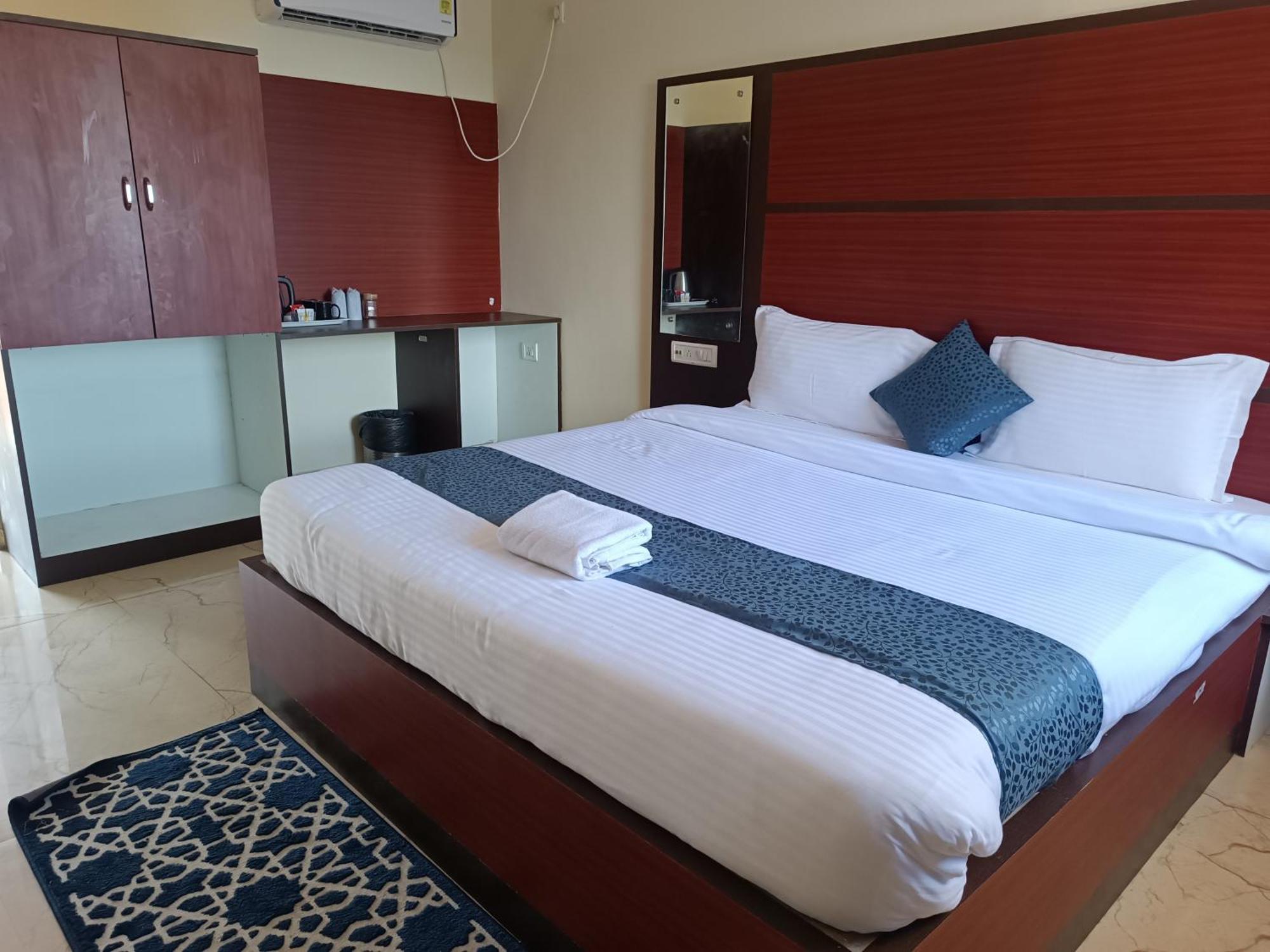 Mom Hotel - Unit Of Mom Hotel Puri Bagian luar foto
