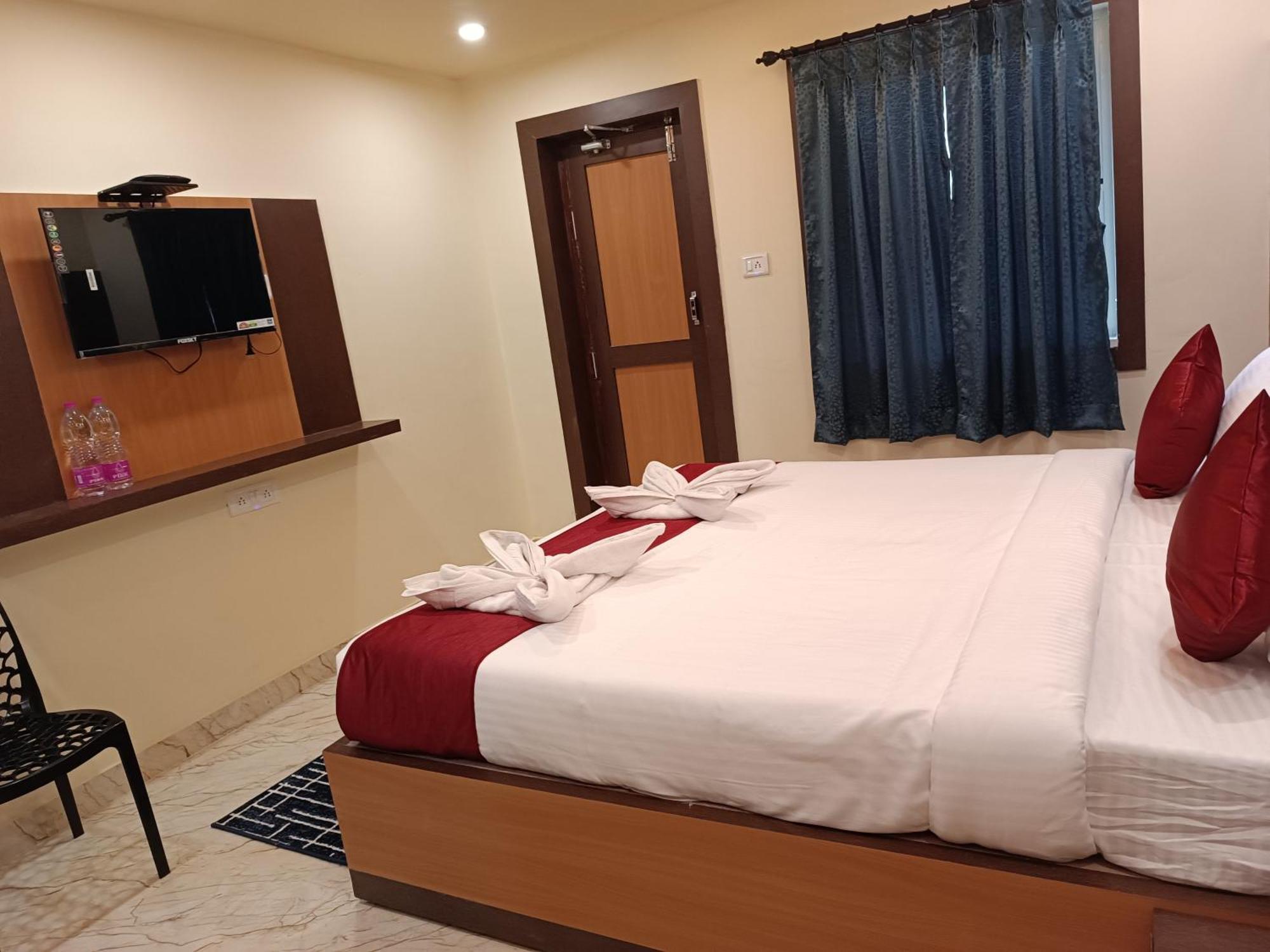 Mom Hotel - Unit Of Mom Hotel Puri Bagian luar foto