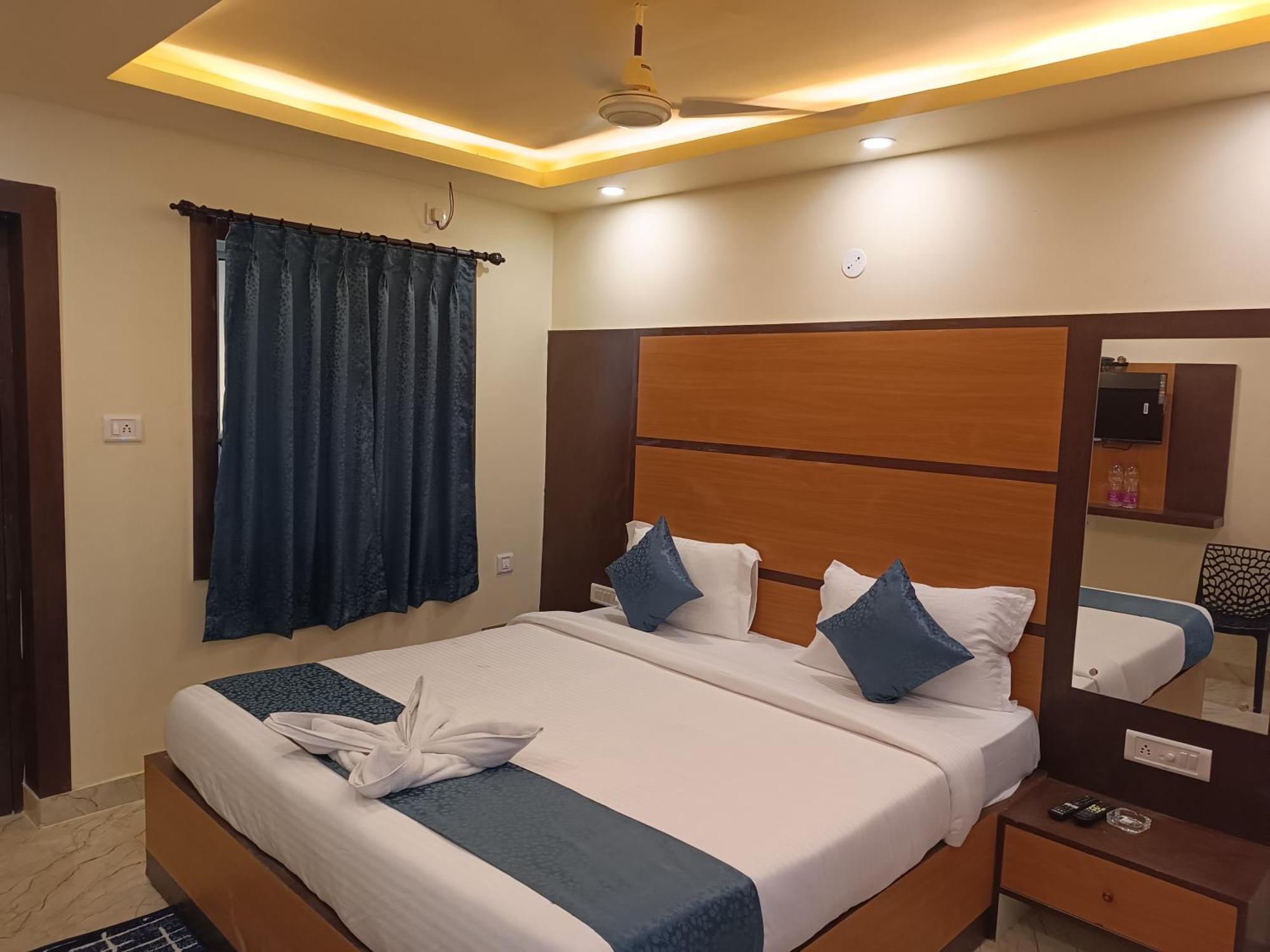Mom Hotel - Unit Of Mom Hotel Puri Bagian luar foto