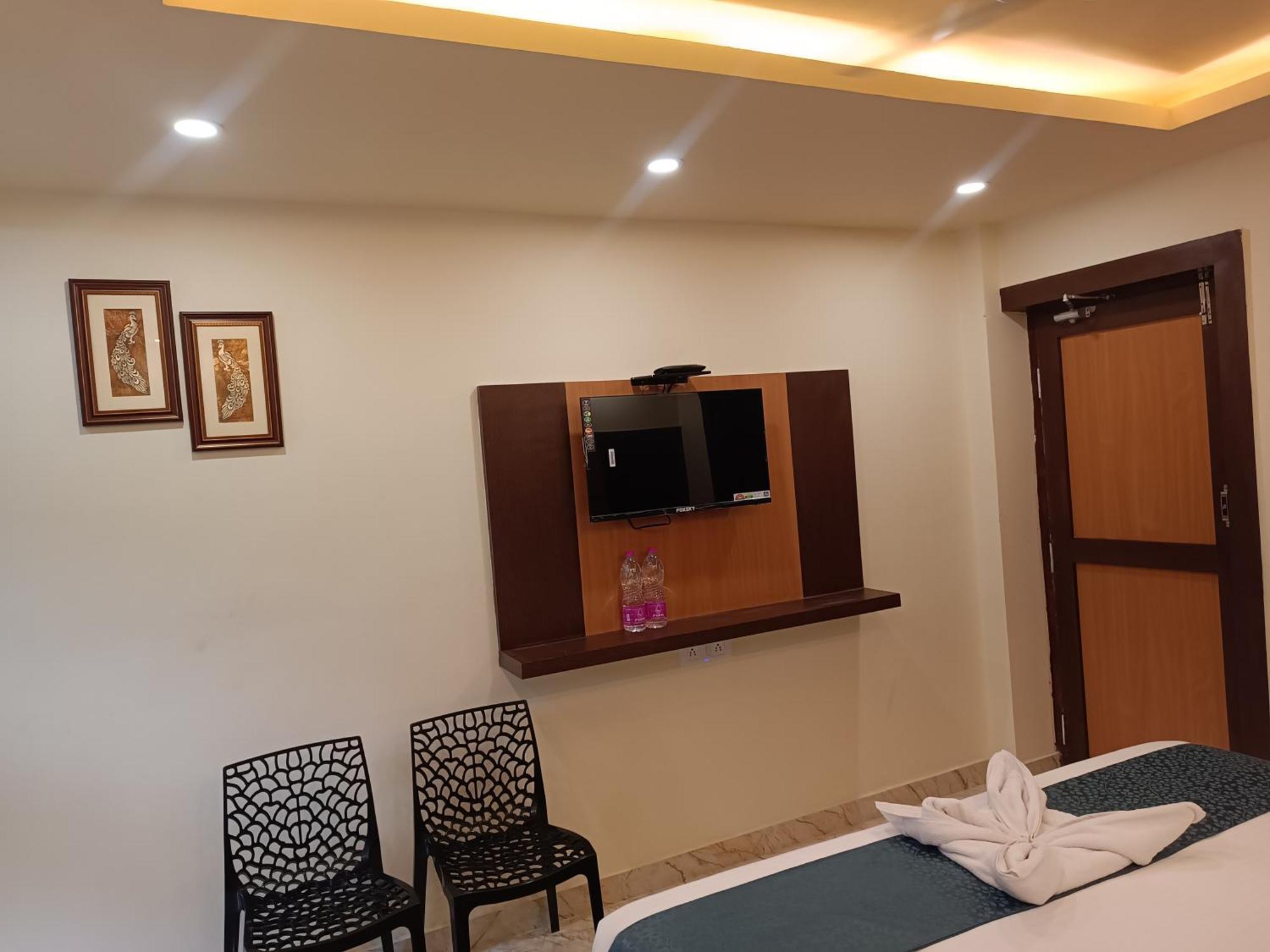 Mom Hotel - Unit Of Mom Hotel Puri Bagian luar foto