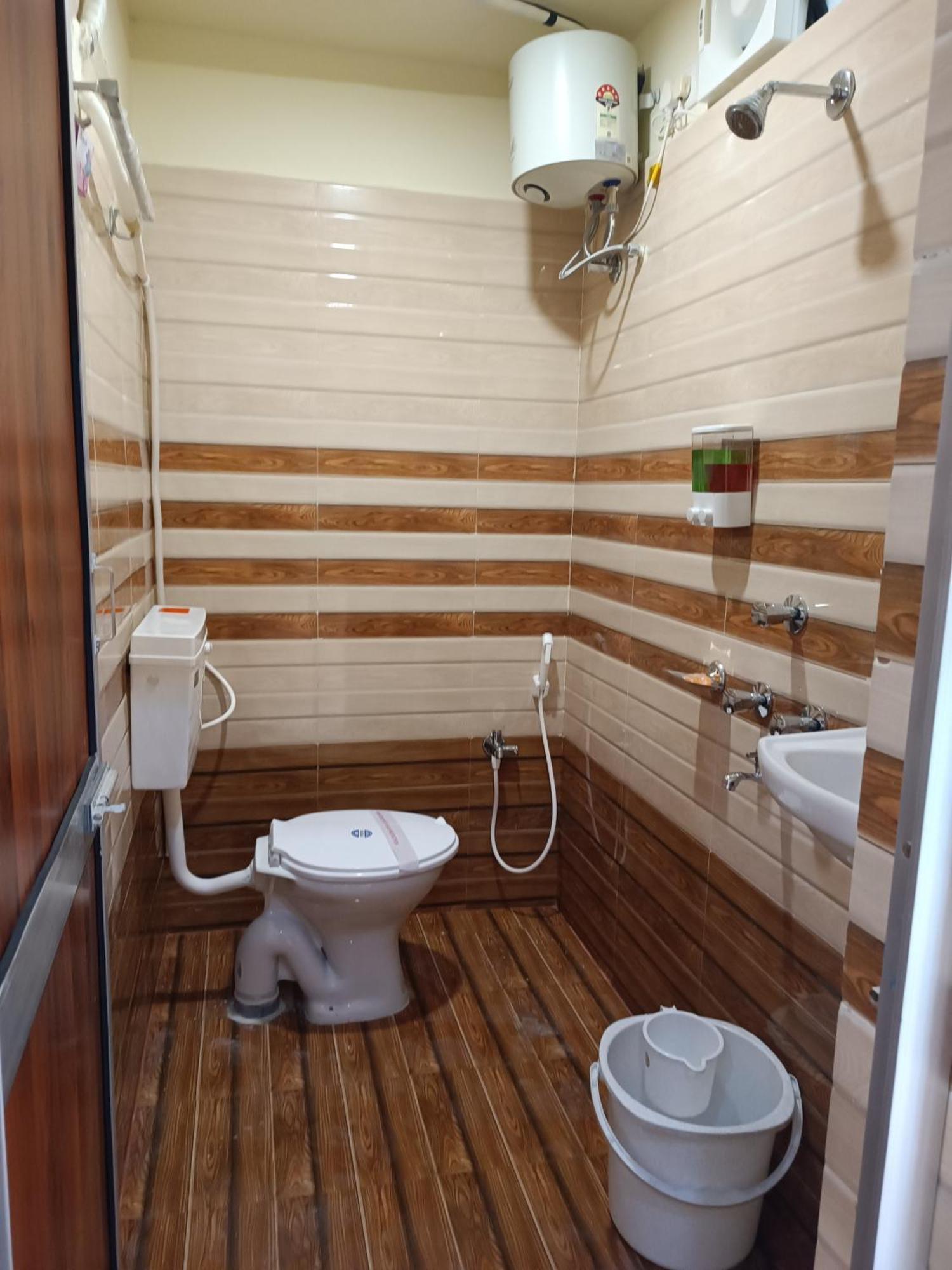 Mom Hotel - Unit Of Mom Hotel Puri Bagian luar foto
