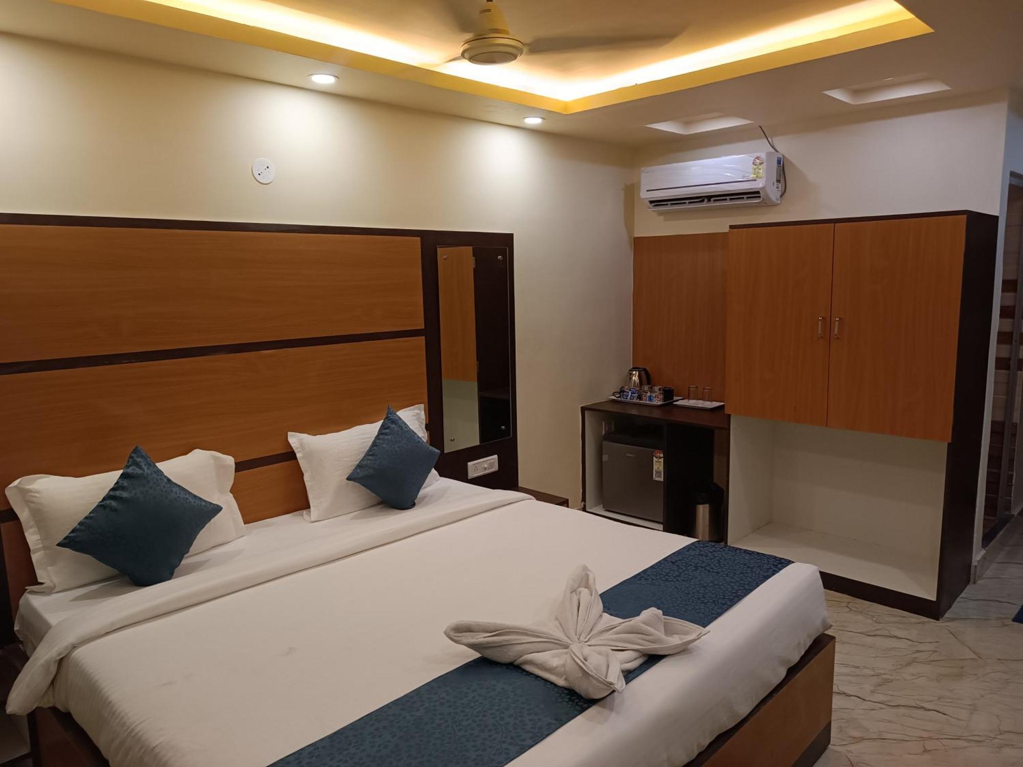 Mom Hotel - Unit Of Mom Hotel Puri Bagian luar foto