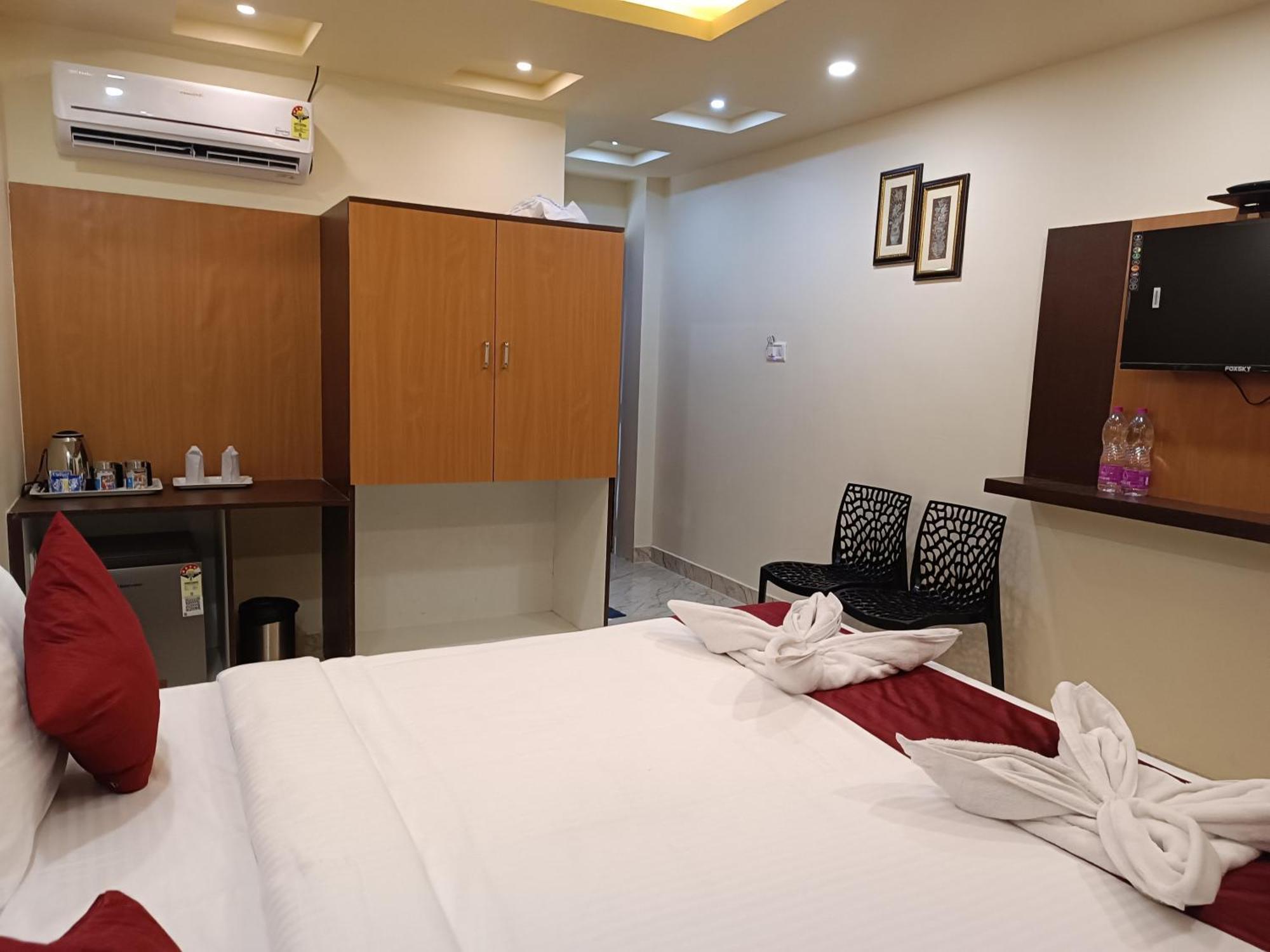 Mom Hotel - Unit Of Mom Hotel Puri Bagian luar foto