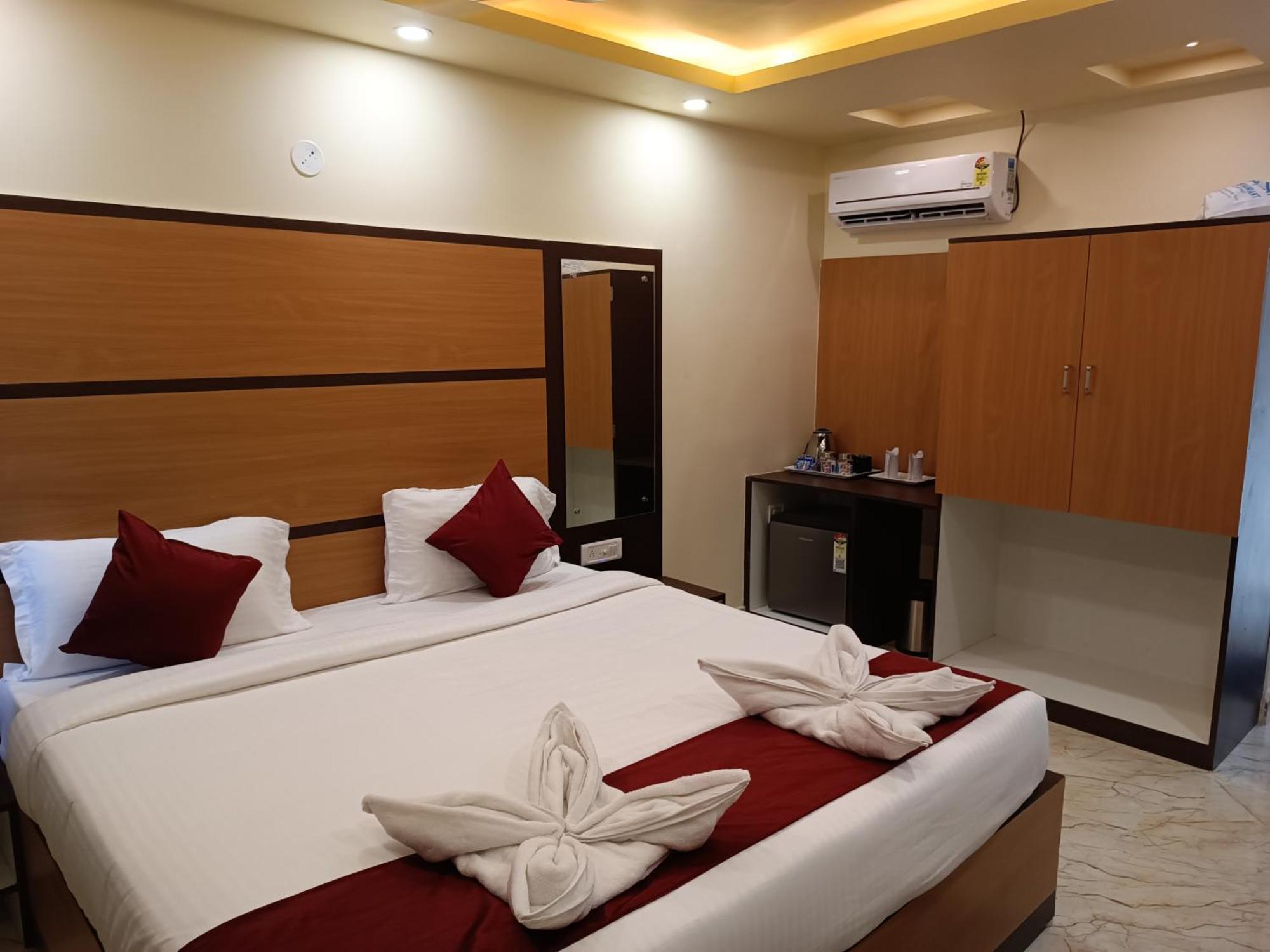 Mom Hotel - Unit Of Mom Hotel Puri Bagian luar foto