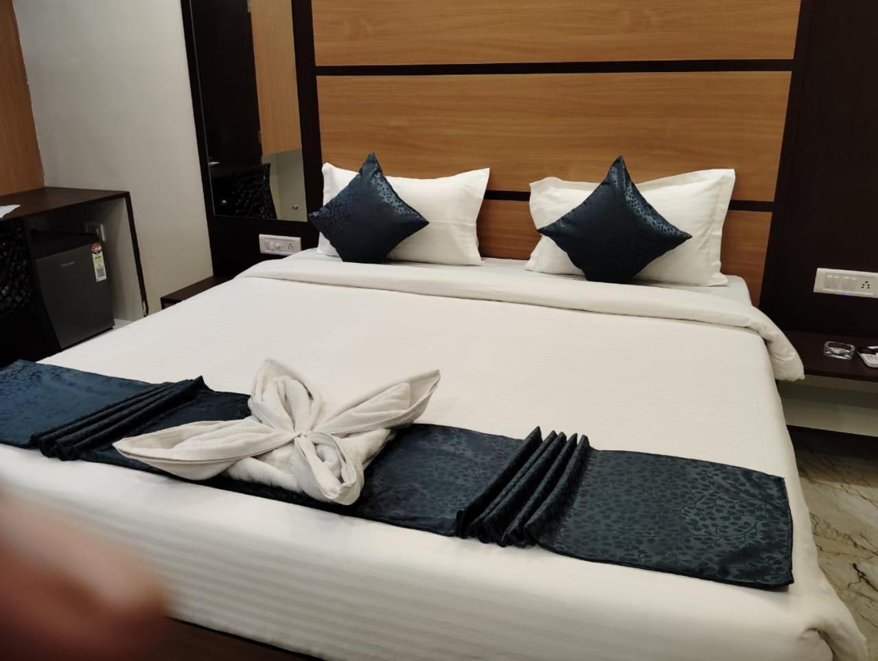 Mom Hotel - Unit Of Mom Hotel Puri Bagian luar foto