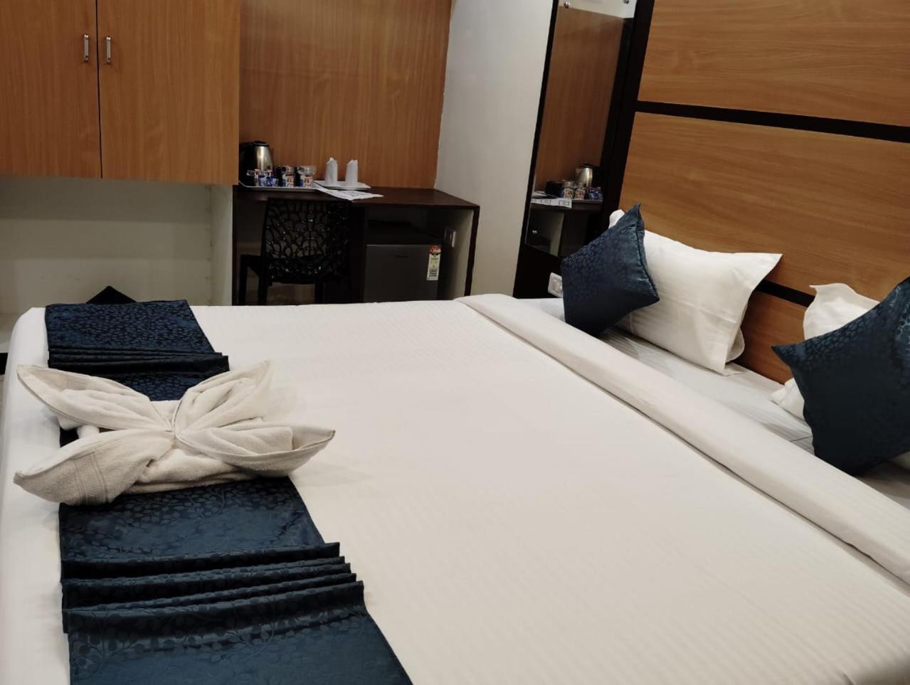 Mom Hotel - Unit Of Mom Hotel Puri Bagian luar foto